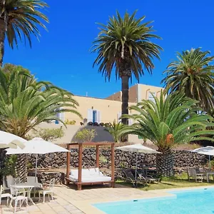 Detached With Garden, Heated And Private Pool, Sea View, Parking Free Villa